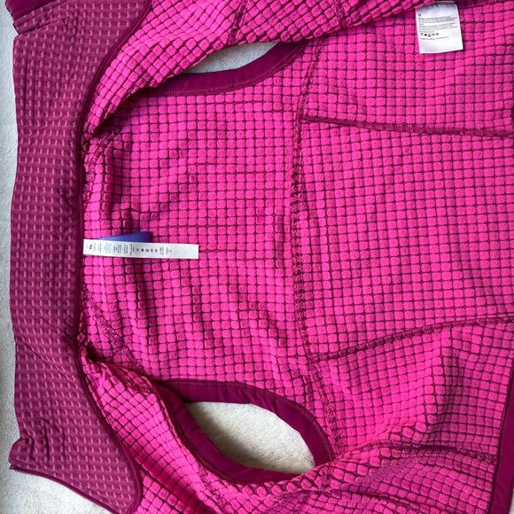 Lululemon Water-Repellent Grid Fleece Hiking Vest | Wild Berry / Sonic Pink - Picture 9 of 16